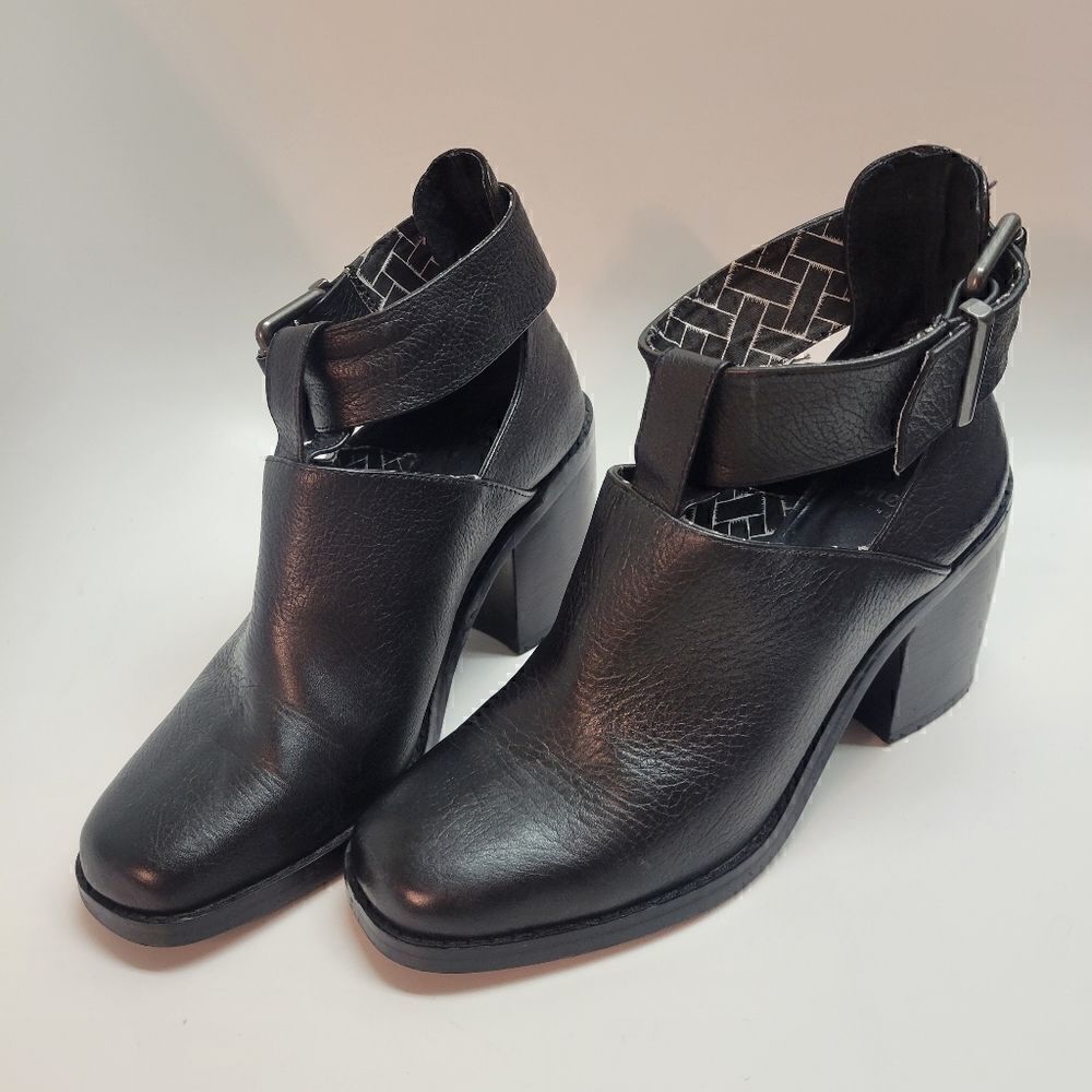 Shelly's London Reversible Adjustable Buckle Strap Block Heel Leather Booties - Picture 4 of 16